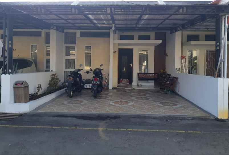 dijual rumah ciganitri