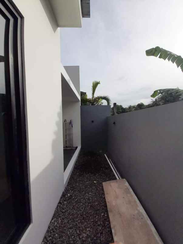 dijual rumah cihanjuang