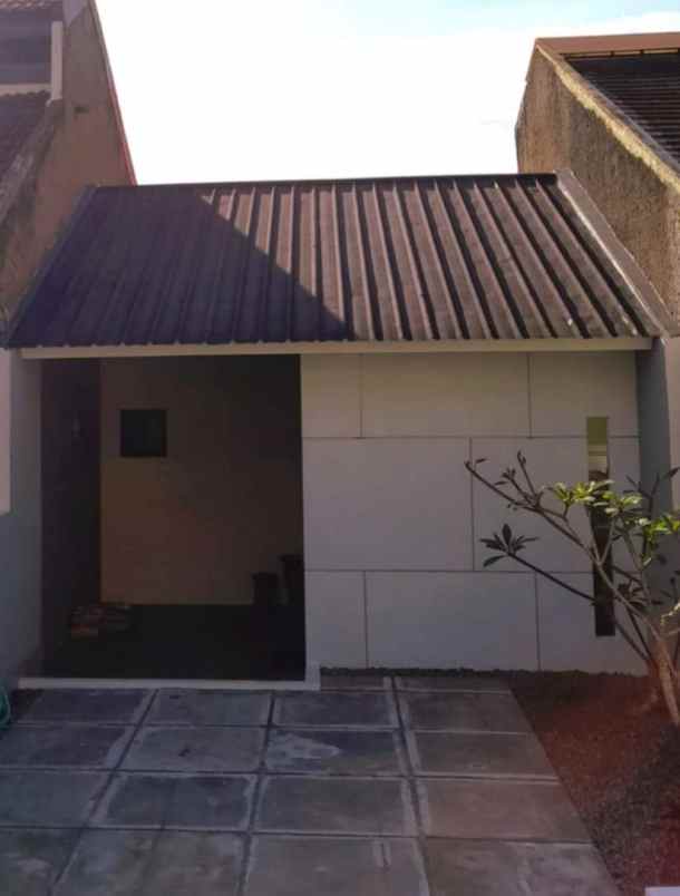 dijual rumah cihanjuang