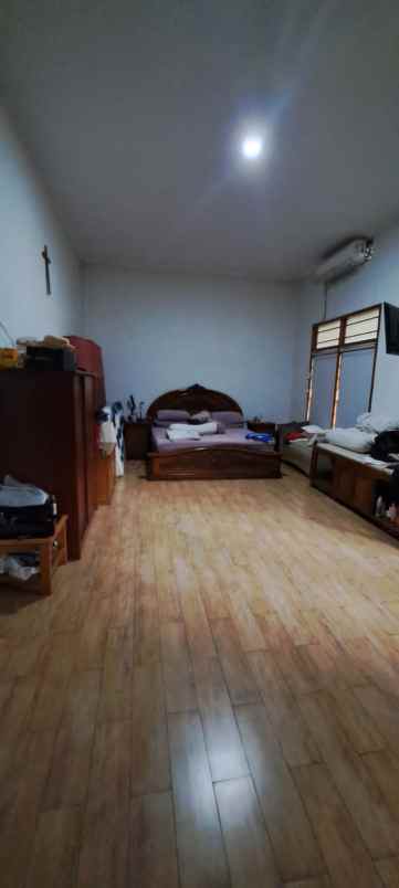 dijual rumah cihanjuang