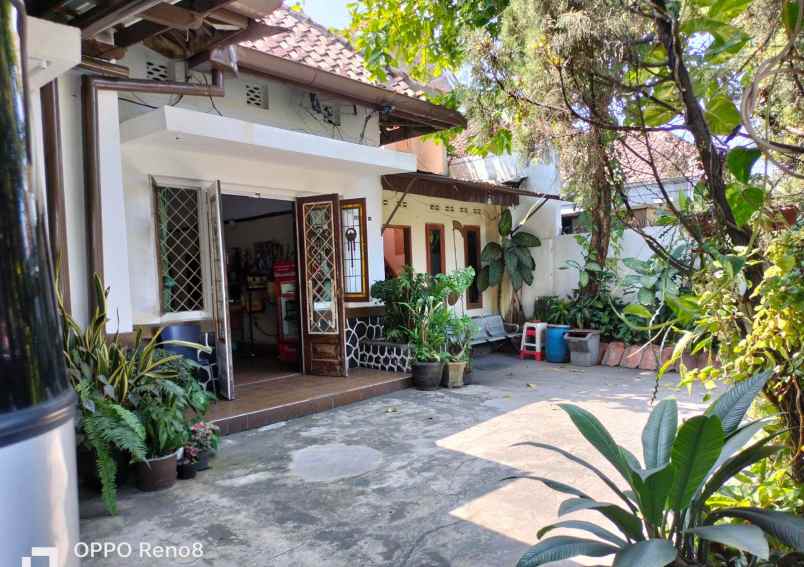 dijual rumah cihapit