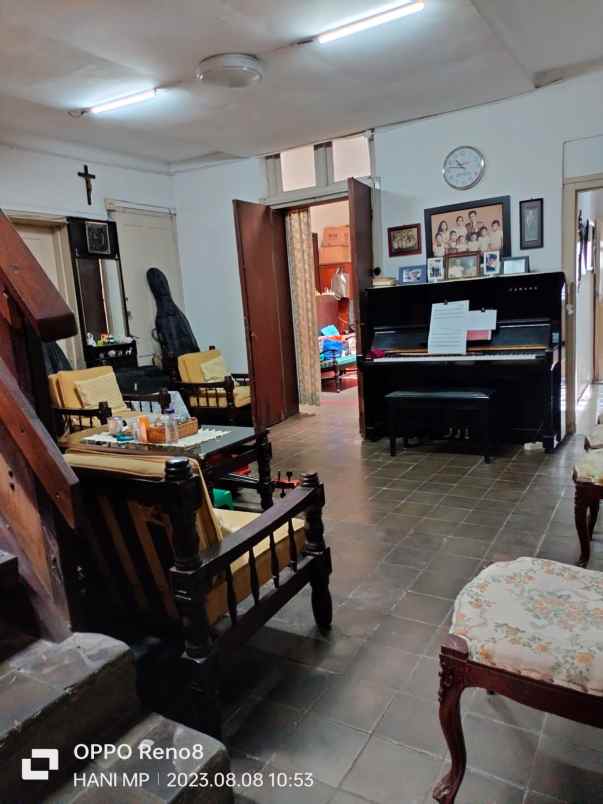 dijual rumah cihapit