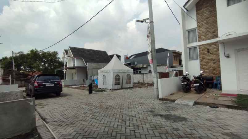 dijual rumah cikunir