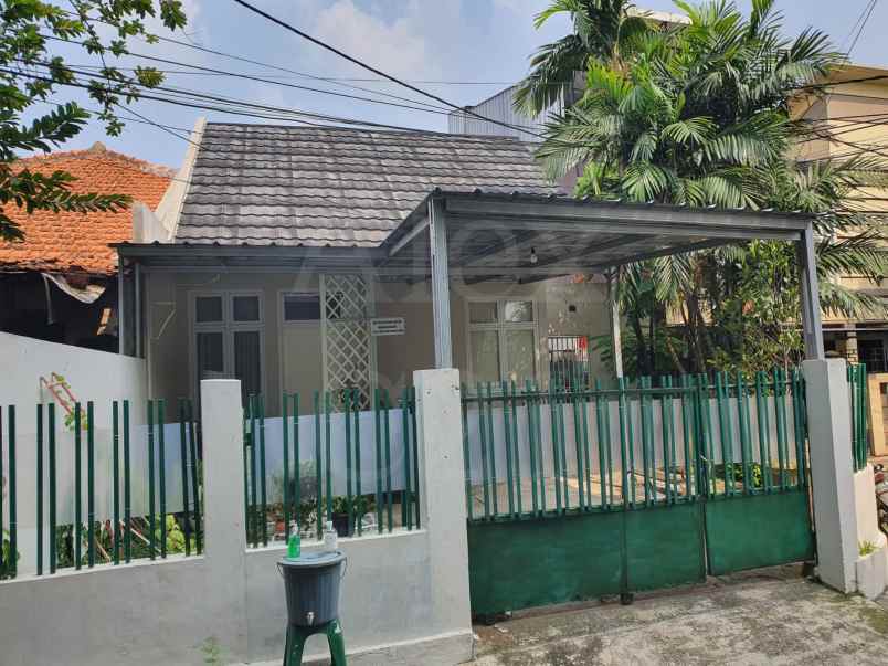 dijual rumah cilandak barat