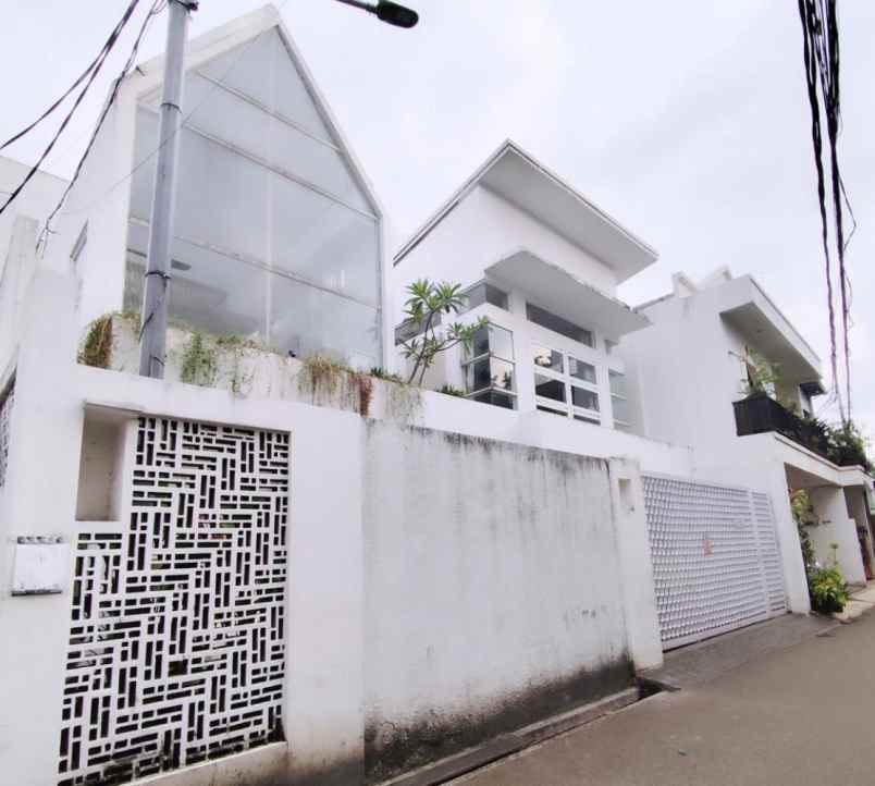 dijual rumah cilandak barat