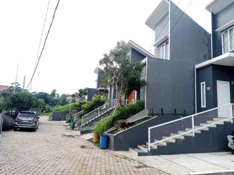 dijual rumah cilebut