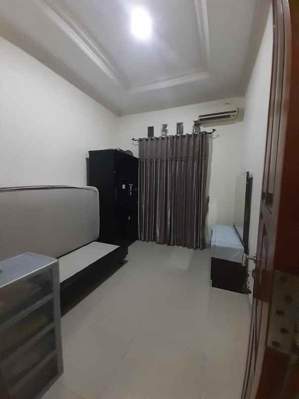 dijual rumah cililitan