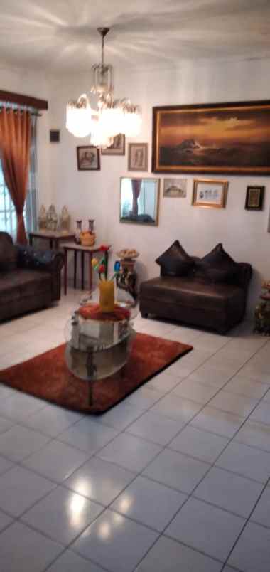 dijual rumah cinere