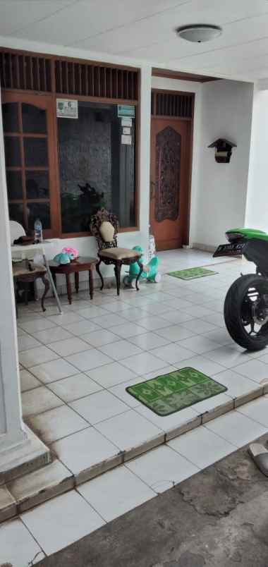 dijual rumah cinere