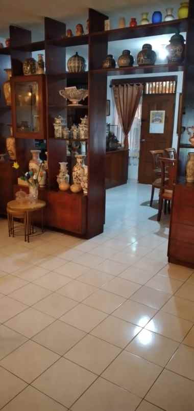 dijual rumah cinere