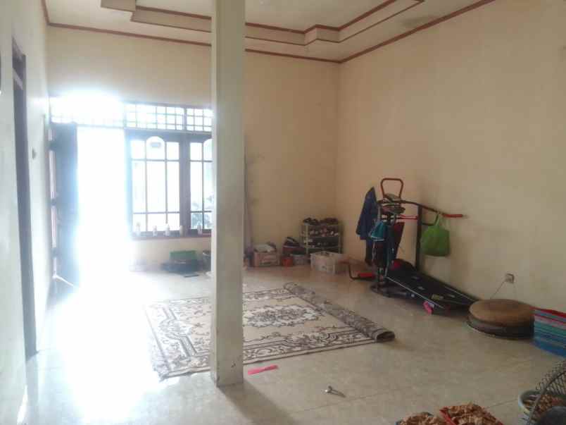 dijual rumah cipageran