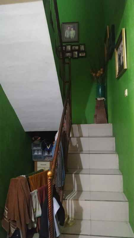 dijual rumah cipamokolan