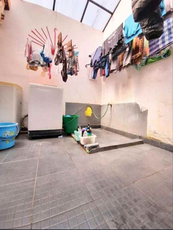 dijual rumah cipamokolan