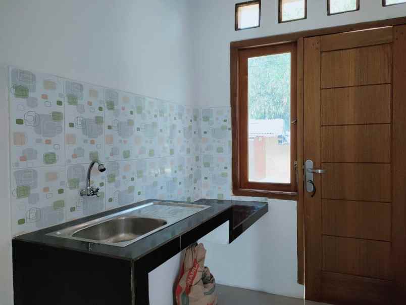 dijual rumah cipayung depok