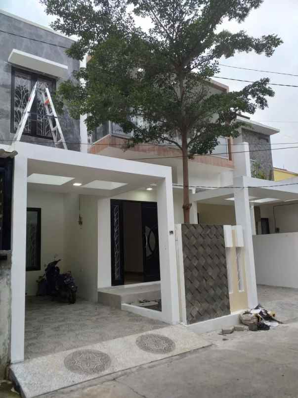 dijual rumah cipedak jakarta selatan