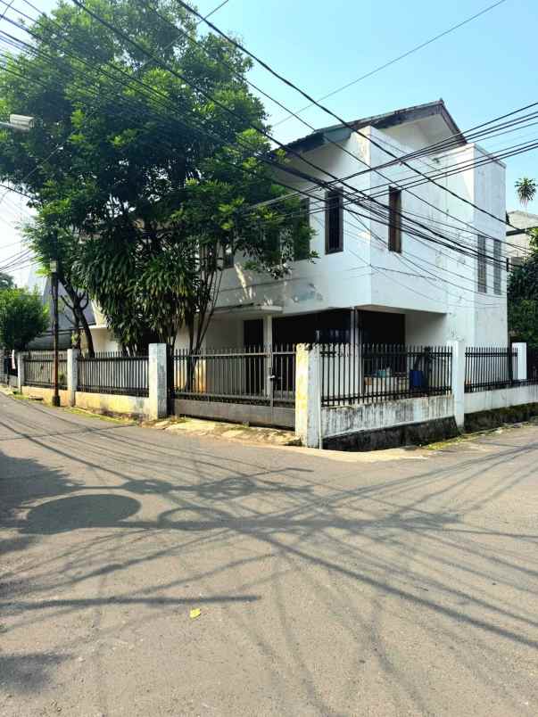 dijual rumah cipete selatan