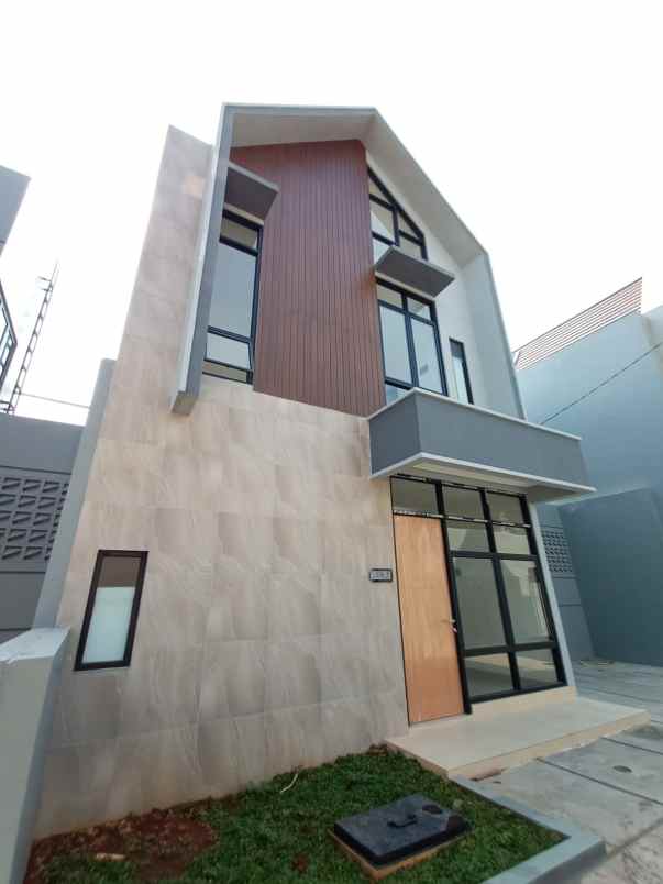 dijual rumah cirendeu