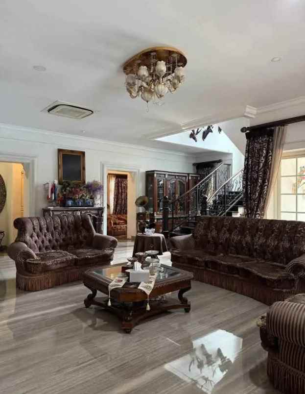 dijual rumah cireundeu
