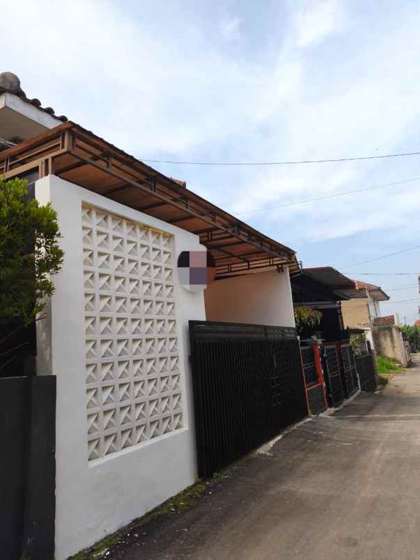 dijual rumah cisangkan hilir