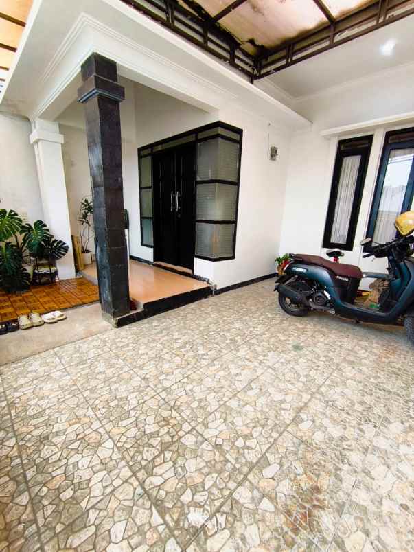 dijual rumah cisangkan hilir