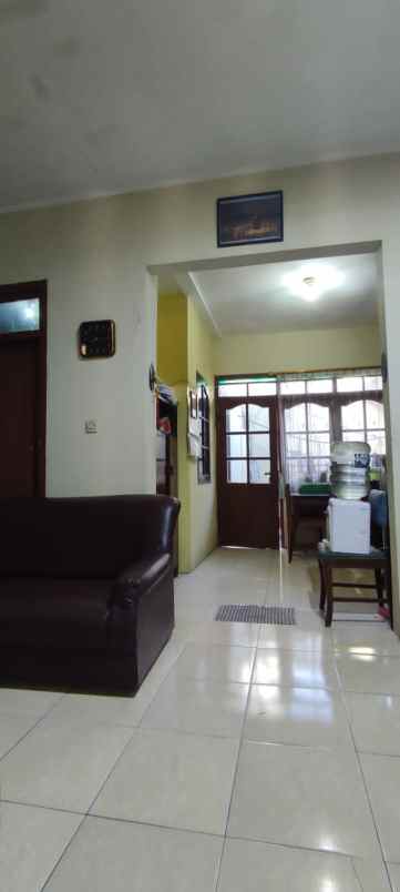 dijual rumah cisaranten baru