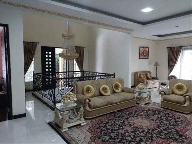 dijual rumah citraland international