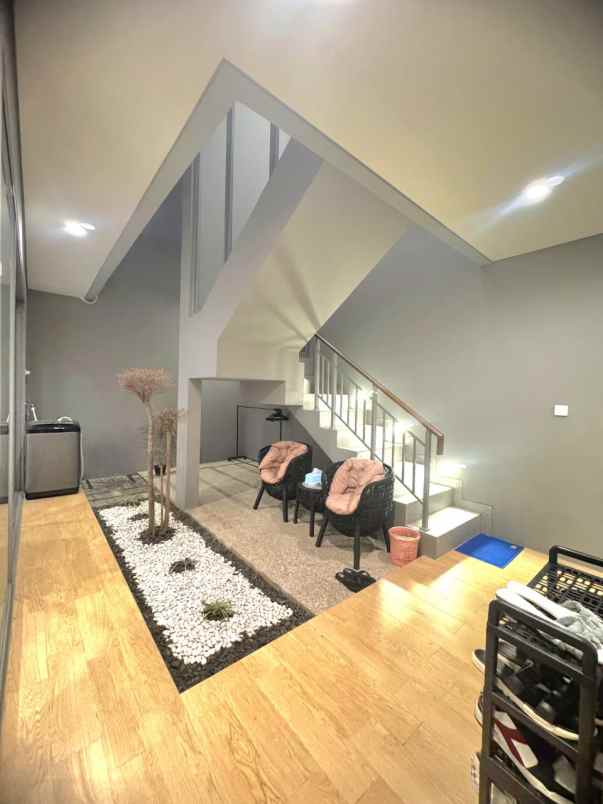 dijual rumah cluster asera nishi kota