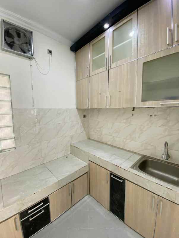 dijual rumah cluster garden terrace