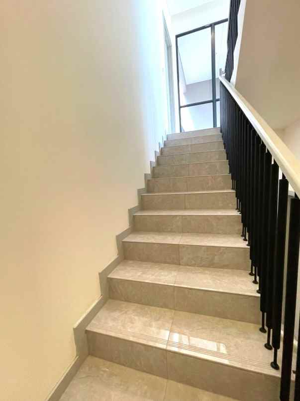 dijual rumah cluster kelimutu asya jgc