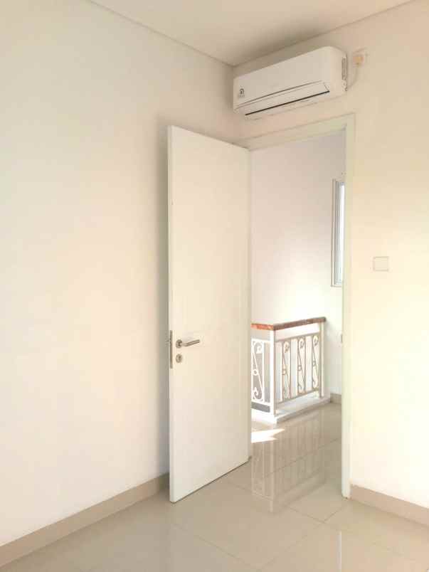 dijual rumah cluster la seine jgc