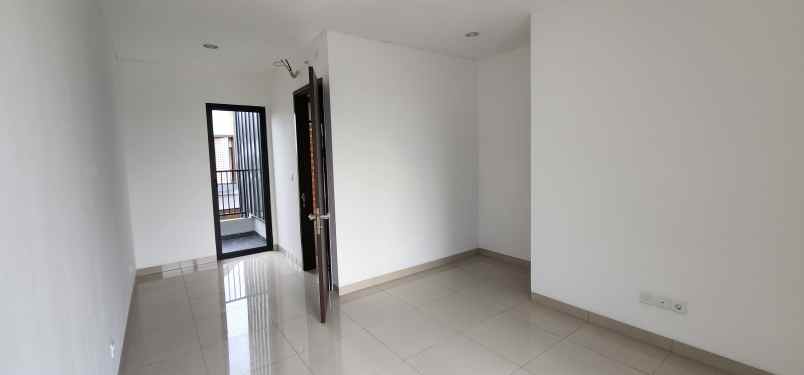 dijual rumah cluster mahakam signature