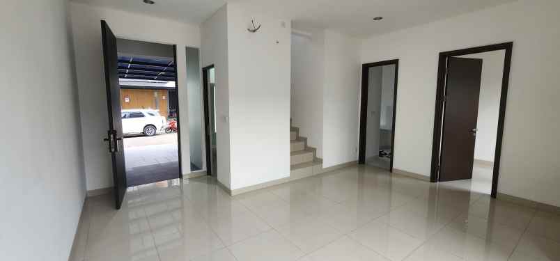 dijual rumah cluster mahakam signature