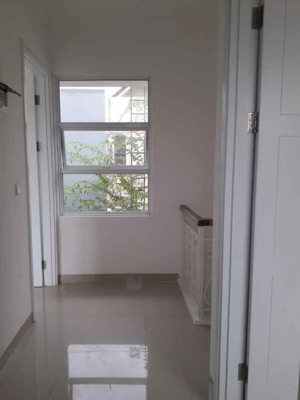 dijual rumah cluster thames jgc jakarta