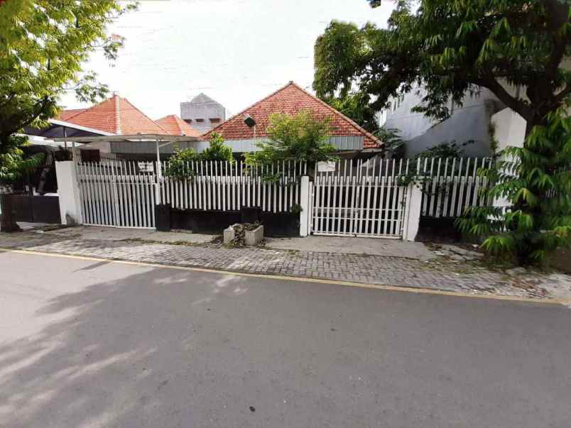 dijual rumah cocok untuk usaha dekat jalan indragiri