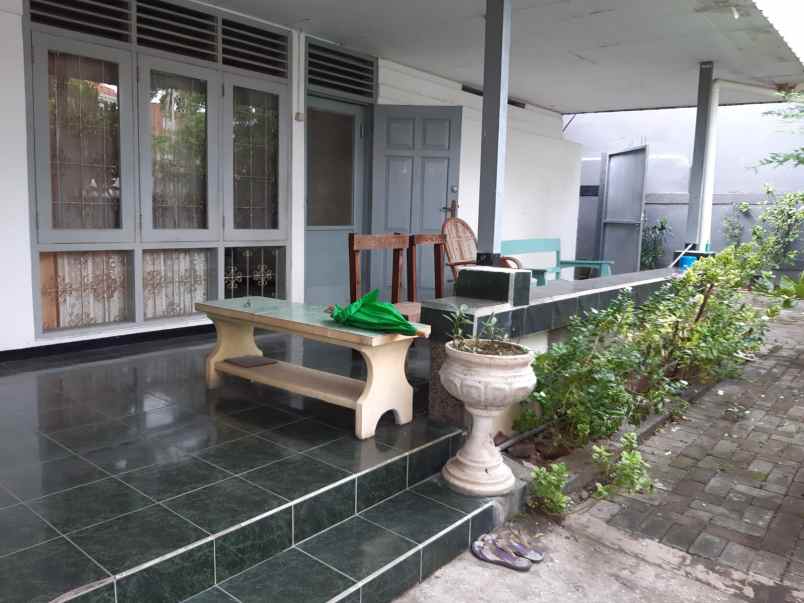 dijual rumah cocok untuk usaha dekat jalan indragiri