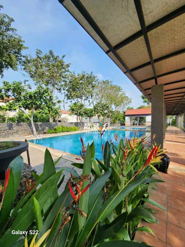 dijual rumah crystal golf