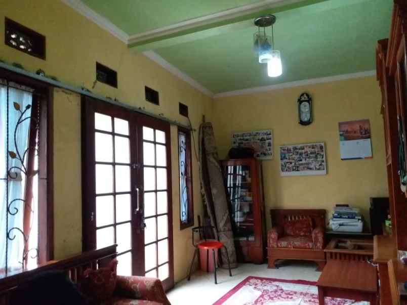 dijual rumah dago