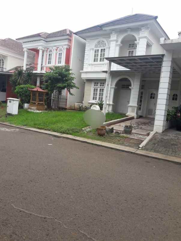 dijual rumah dalam perumahan di legenda wisata cibubur