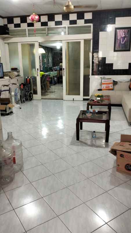 dijual rumah darmo harapan