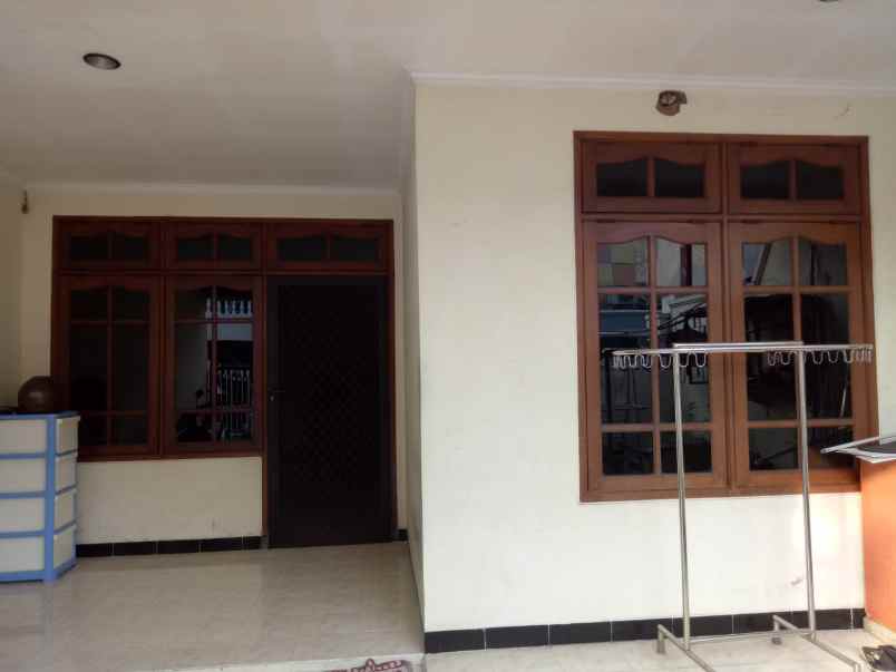 dijual rumah darmo permai utara