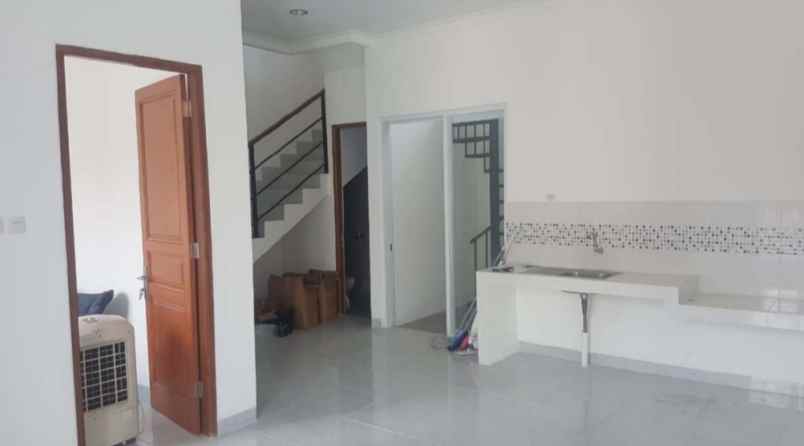 dijual rumah dekat gandaria city mall