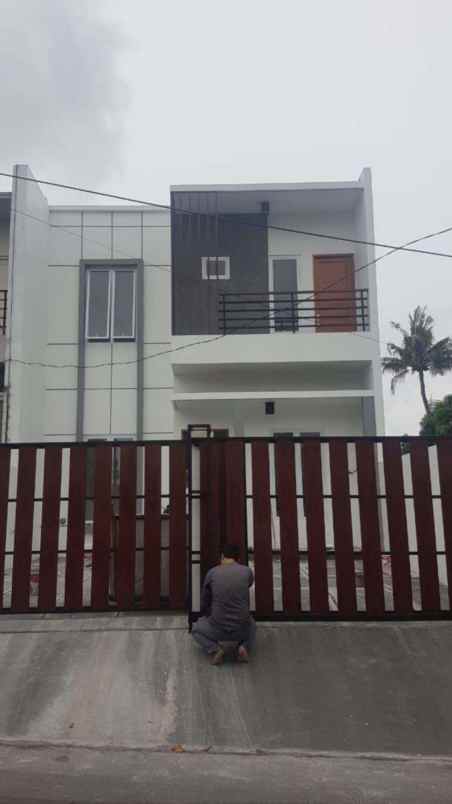 dijual rumah dekat gandaria city mall