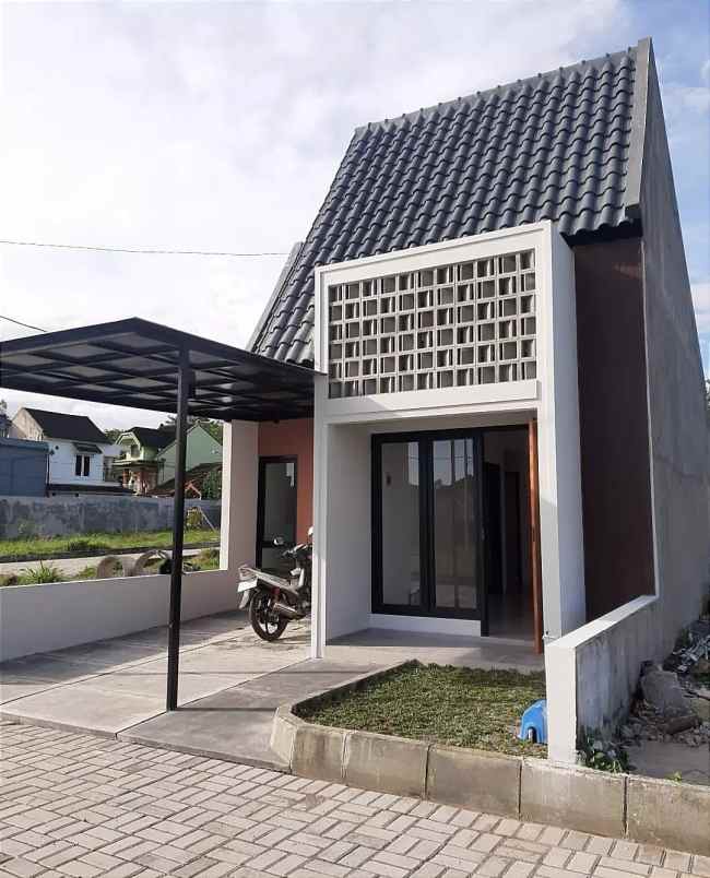 dijual rumah dekat uii jl kaliurang yogyakarta