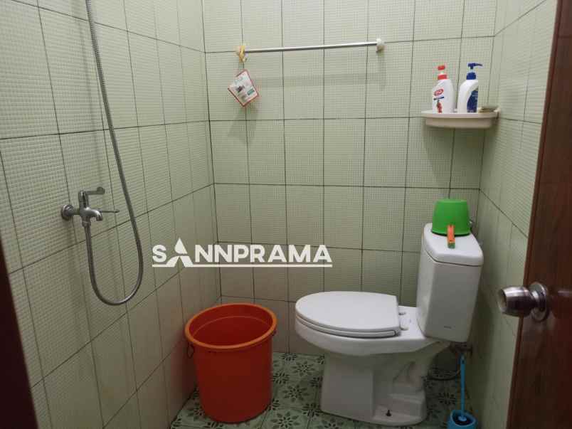 dijual rumah depok