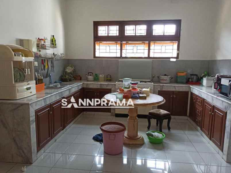 dijual rumah depok