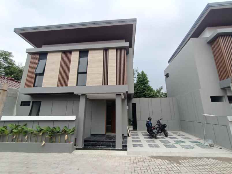 dijual rumah depok sleman