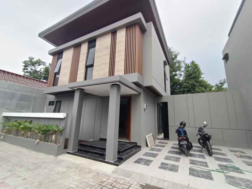 dijual rumah depok sleman