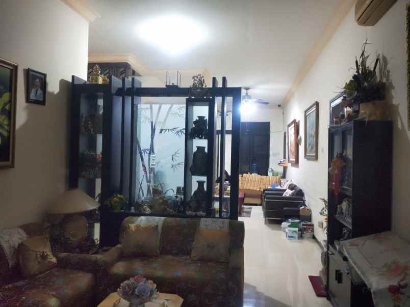 dijual rumah dharmahusada mas