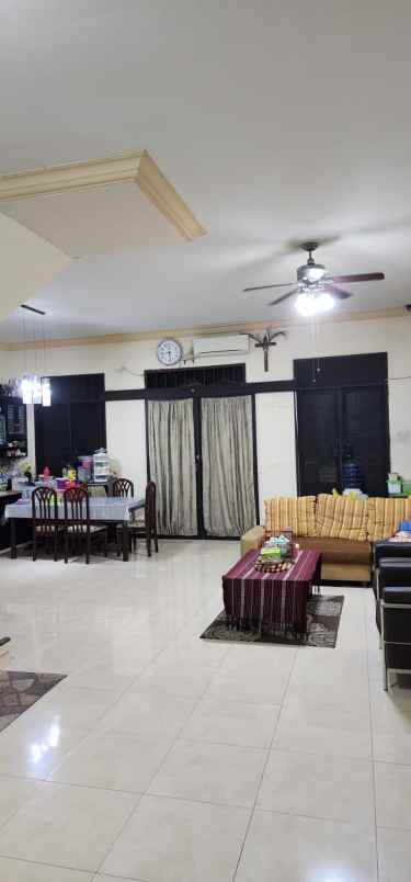 dijual rumah dharmahusada mas