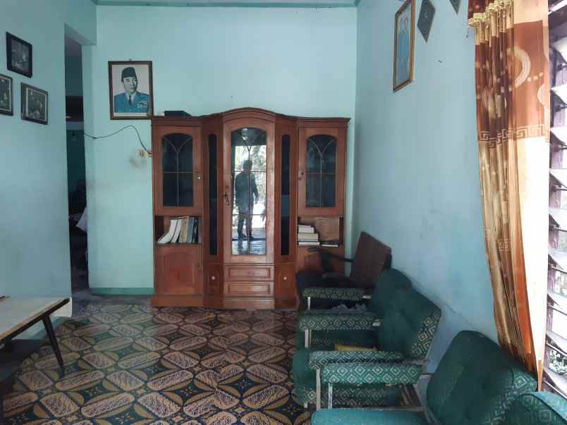 dijual rumah di dekat kampus jember